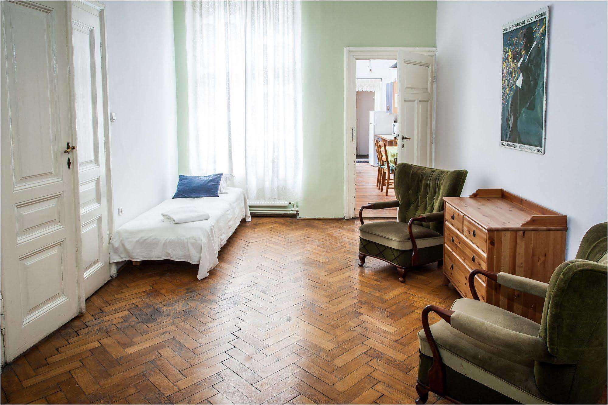 Apartamenty Muzyczny Краков Экстерьер фото